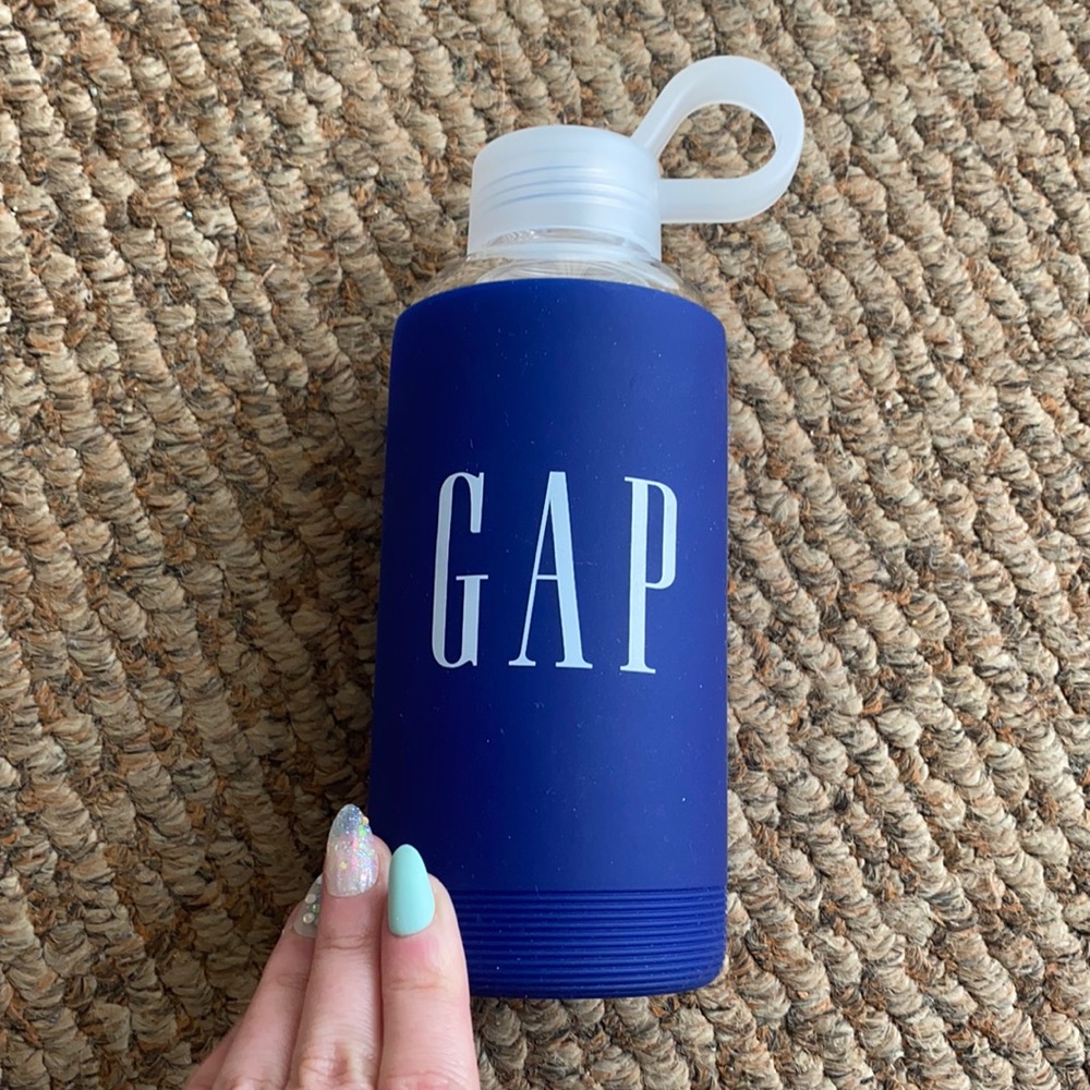 GAP 16 oz Glass & Silicone Water Bottle